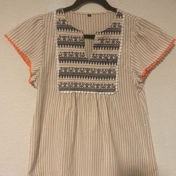 Women’s Bohemian-style short sleeve-blouse or tunic, peasant style silhouette - Picture 2 of 6